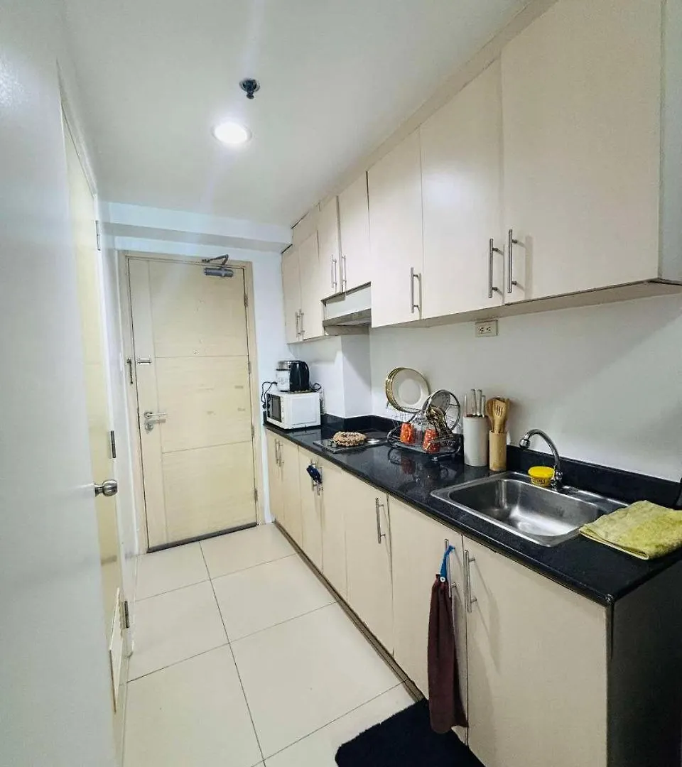 Sea Residence By Lyzel Flores Manila Apartment