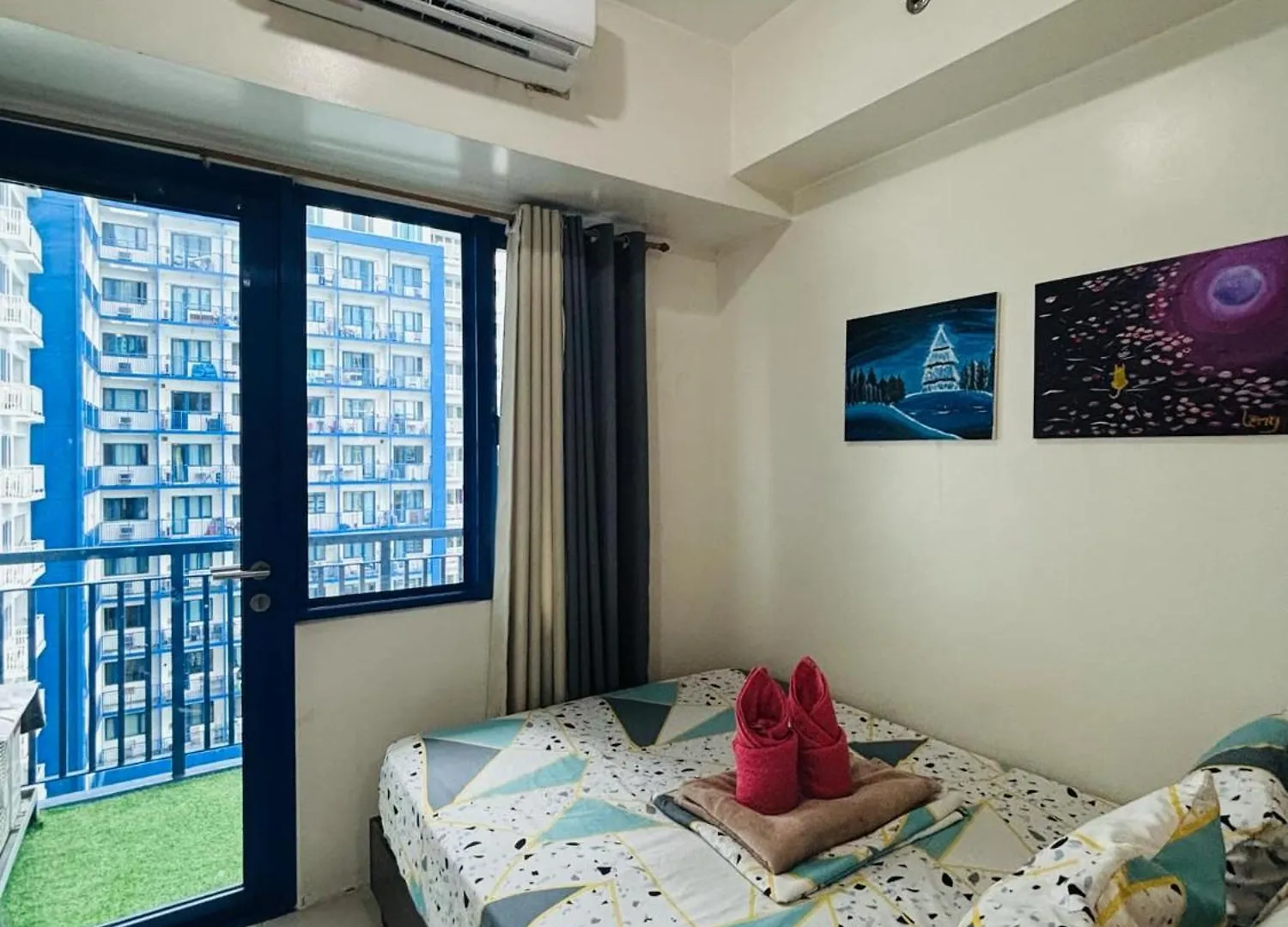 Sea Residence By Lyzel Flores Manila 0*,  Philippines